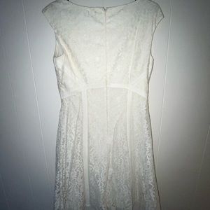 American Living, size 8, off-white